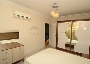 شقة بثلاث غرف نوم بسعر جيد جدا ً