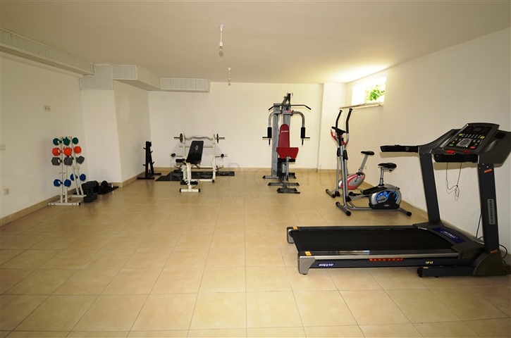 شقة غرفة و صالة  في ماهموت لار بسعر ممتاز