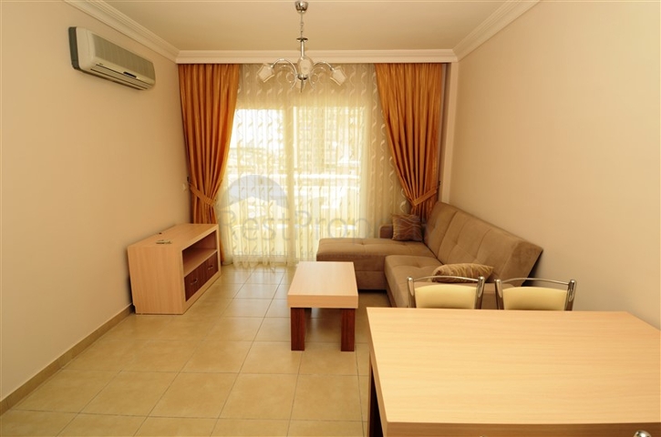 شقة غرفة و صالة  في ماهموت لار بسعر ممتاز