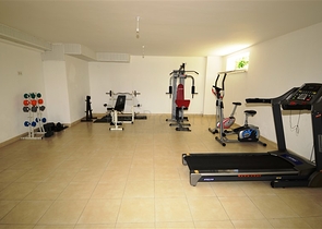 شقة غرفة و صالة  في ماهموت لار بسعر ممتاز