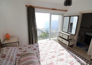 فيلا 200 متر مربع , 4 غرف نوم , وتراس كبير