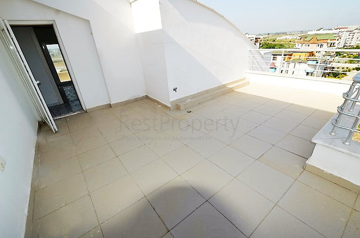 مجمع سكني بشقق مختلفة في أنطاليا