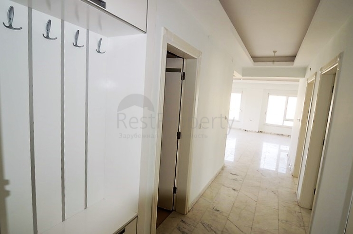 مجمع سكني بشقق مختلفة في أنطاليا