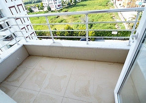 مجمع سكني بشقق مختلفة في أنطاليا