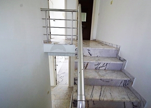 مجمع سكني بشقق مختلفة في أنطاليا