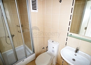 مجمع سكني بشقق مختلفة في أنطاليا