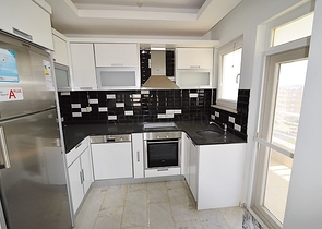 مجمع سكني بشقق مختلفة في أنطاليا