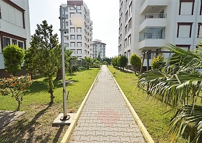 مجمع سكني بشقق مختلفة في أنطاليا