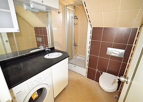 مجمع سكني بشقق مختلفة في أنطاليا