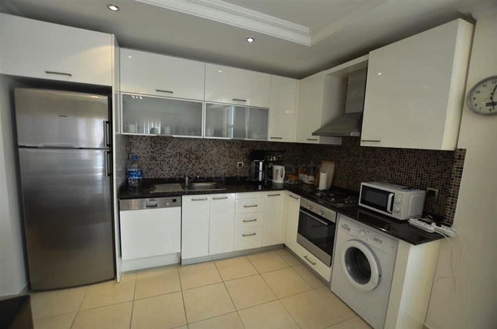 شقة ضمن مجمع عصري في ألانيا