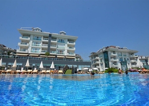 شقة ضمن مجمع عصري في ألانيا