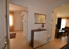 شقة ضمن مجمع عصري في ألانيا