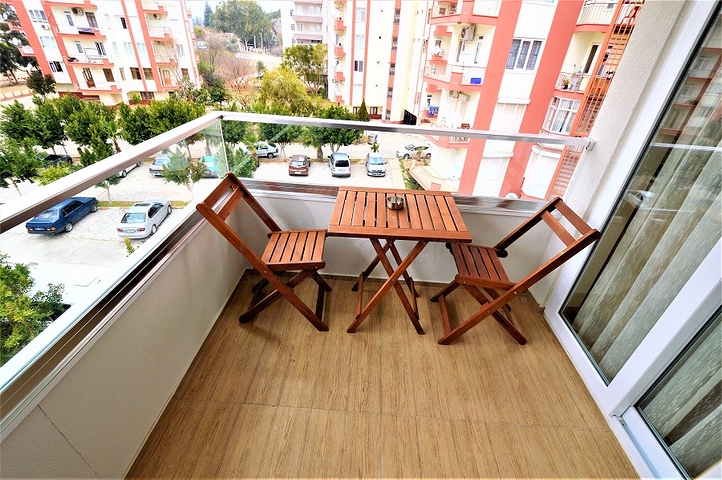 مجمع سكني بشقق مختلفة في أنطاليا