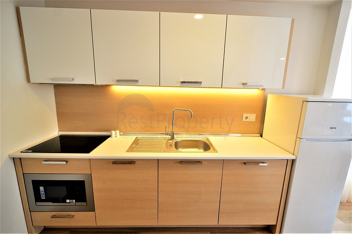 مجمع سكني بشقق مختلفة في أنطاليا