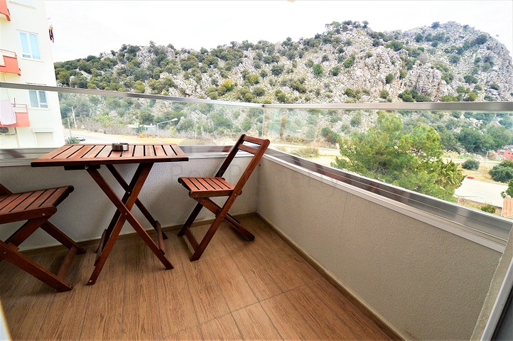 مجمع سكني بشقق مختلفة في أنطاليا