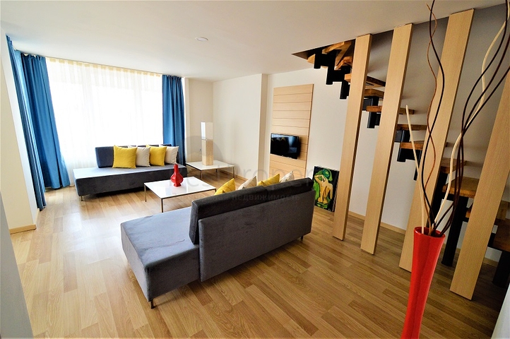 مجمع سكني بشقق مختلفة في أنطاليا