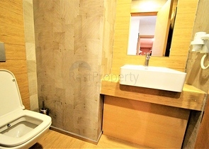 مجمع سكني بشقق مختلفة في أنطاليا