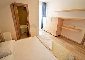 مجمع سكني بشقق مختلفة في أنطاليا