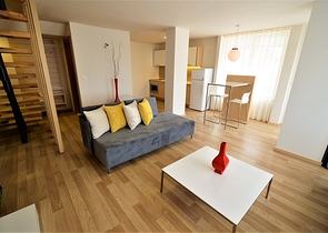 مجمع سكني بشقق مختلفة في أنطاليا