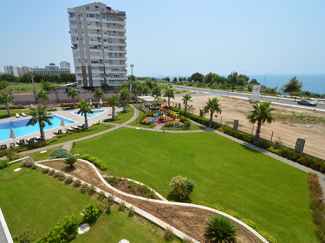 أحد افخم المجمعات في أنطاليا على البحر مباشرة