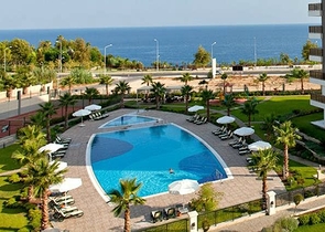 أحد افخم المجمعات في أنطاليا على البحر مباشرة