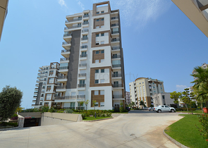 أحد افخم المجمعات في أنطاليا على البحر مباشرة