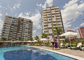 أحد افخم المجمعات في أنطاليا على البحر مباشرة