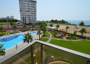 أحد افخم المجمعات في أنطاليا على البحر مباشرة