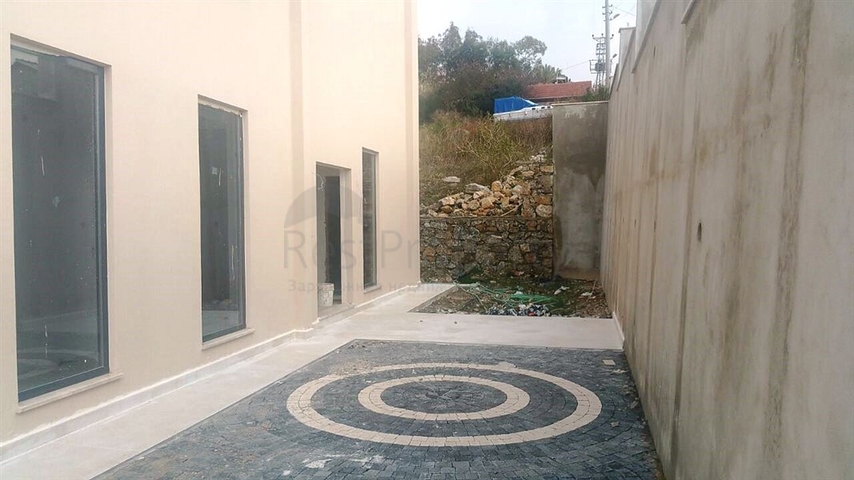 فيلا فاخرة بأربع غرف نوم في الانيا