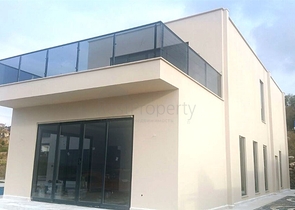 فيلا فاخرة بأربع غرف نوم في الانيا