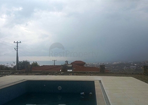 فيلا فاخرة بأربع غرف نوم في الانيا