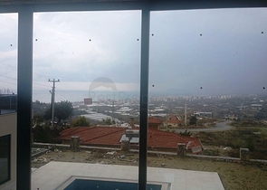 فيلا فاخرة بأربع غرف نوم في الانيا