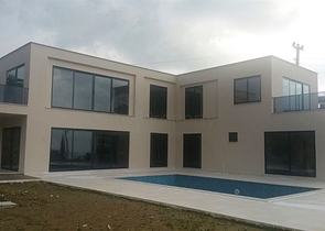 فيلا فاخرة بأربع غرف نوم في الانيا