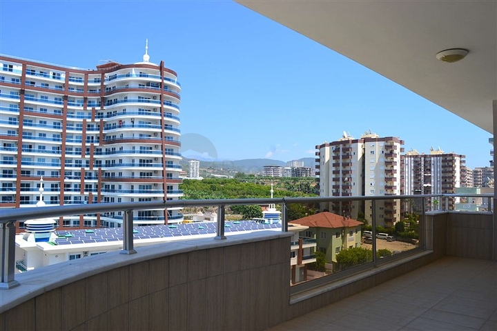 شقة دوبلكس باطلالة بحرية في ماهموت لار