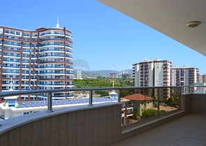 شقة دوبلكس باطلالة بحرية في ماهموت لار