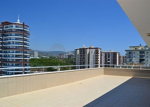 شقة دوبلكس باطلالة بحرية في ماهموت لار