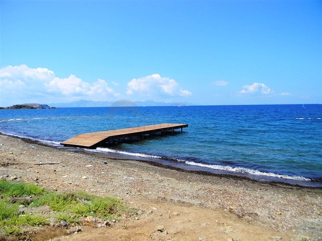 فيلا فاخرة على البحر