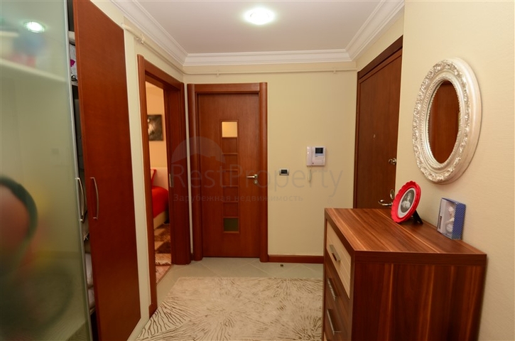 شقة مع حديقة في مجمع مميز على البحر