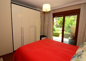 شقة مع حديقة في مجمع مميز على البحر