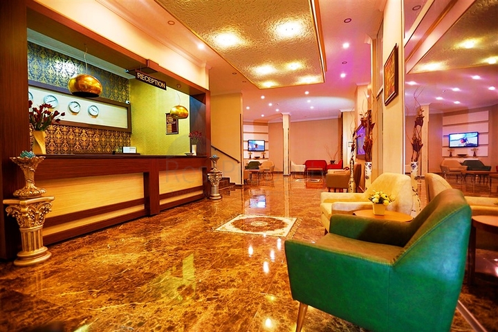 اوتيل اربع نجوم في وسط الانيا