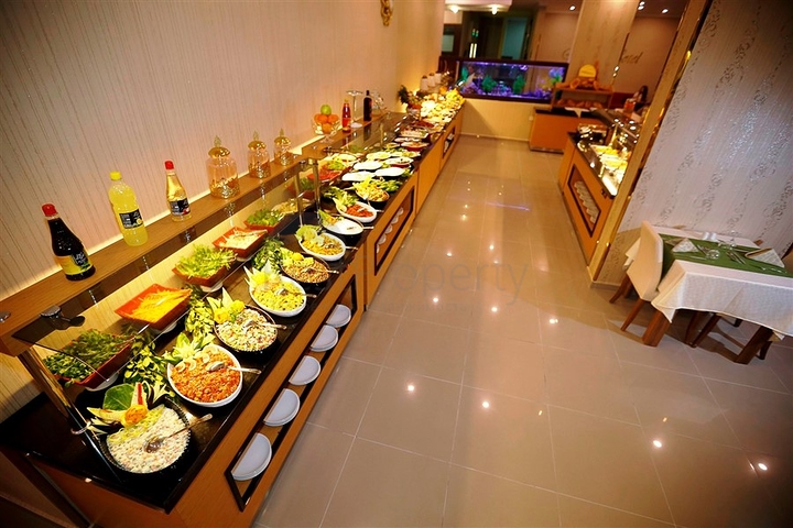 اوتيل اربع نجوم في وسط الانيا