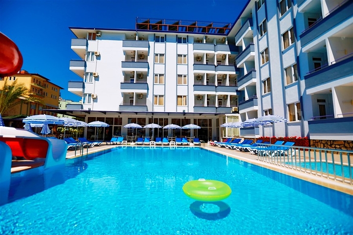 اوتيل اربع نجوم في وسط الانيا