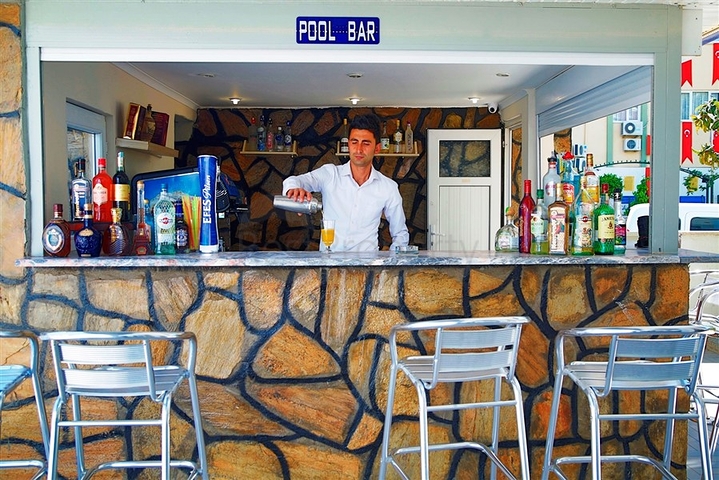 اوتيل اربع نجوم في وسط الانيا