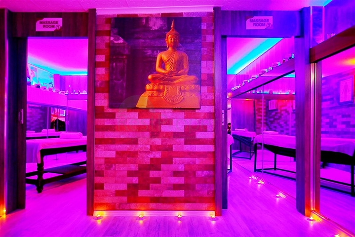 اوتيل اربع نجوم في وسط الانيا