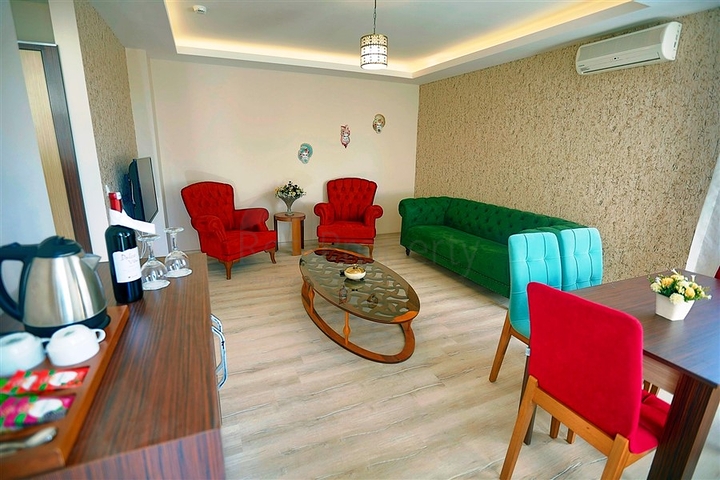 اوتيل اربع نجوم في وسط الانيا