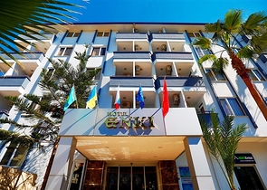 اوتيل اربع نجوم في وسط الانيا