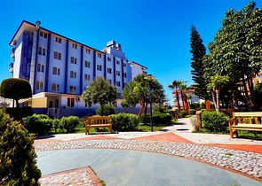 اوتيل اربع نجوم في وسط الانيا