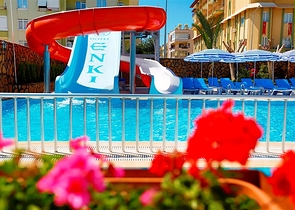 اوتيل اربع نجوم في وسط الانيا