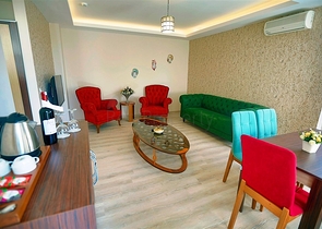 اوتيل اربع نجوم في وسط الانيا