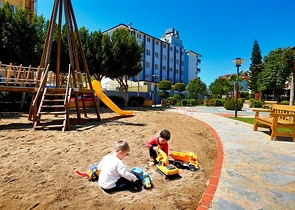 اوتيل اربع نجوم في وسط الانيا